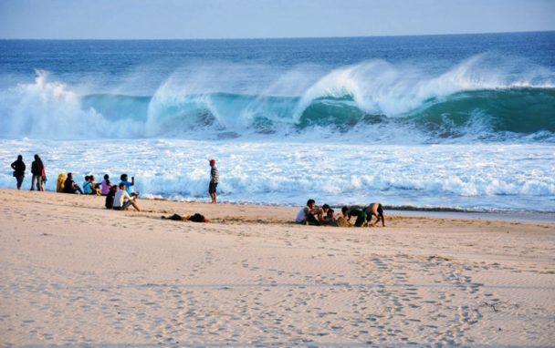 pantai ujung genteng