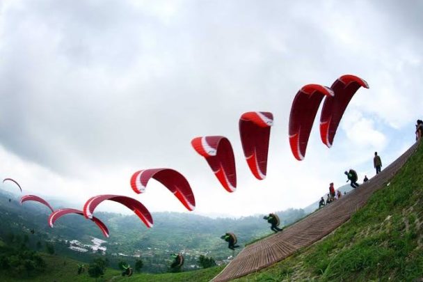paralayang puncak
