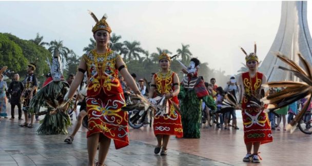 topeng hudoq di tmii