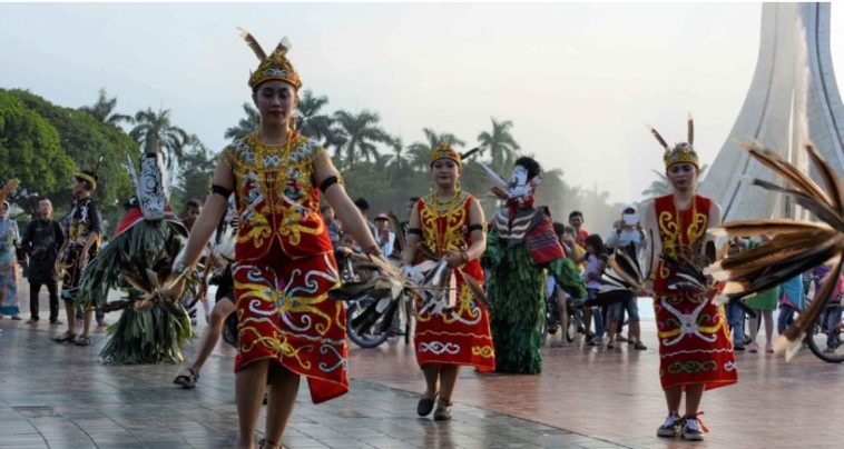 topeng hudoq di tmii