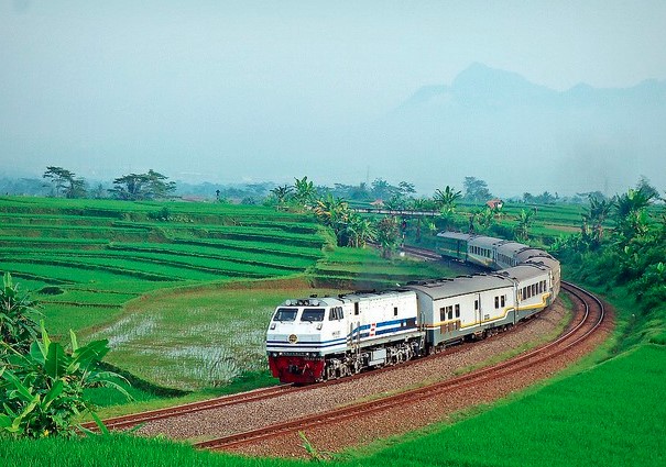 tiket kereta api Surabaya Bandung Ekonomi