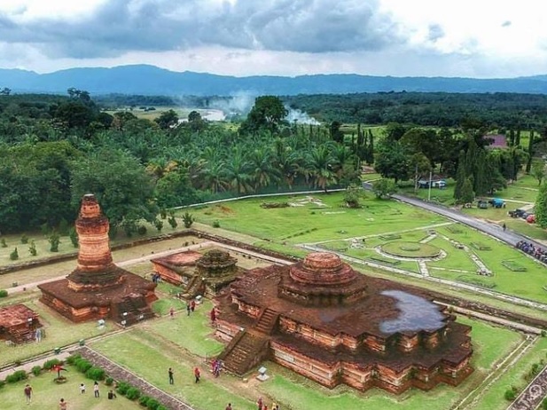 Komplek Candi Muara Takus