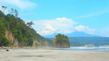 pantai manula