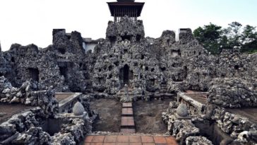 Taman Sari Goa Sunyaragi