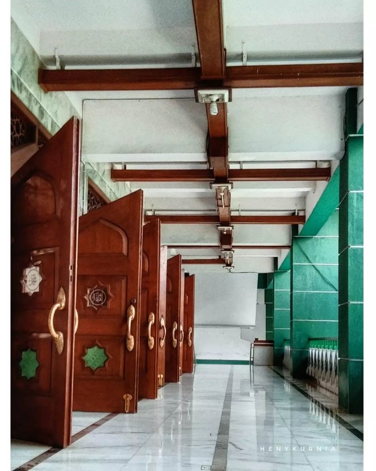 masjid pesucinan