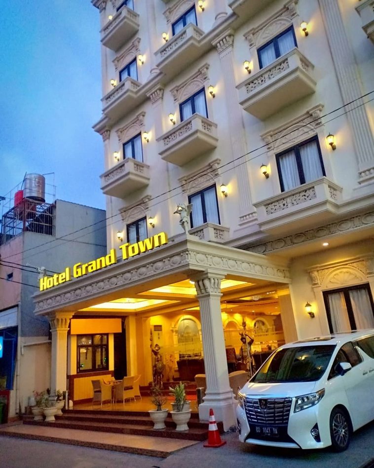 Grand Town Hotel Mandai