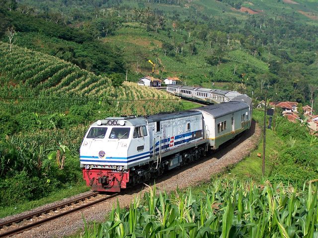 jadwal kereta jogja jakarta