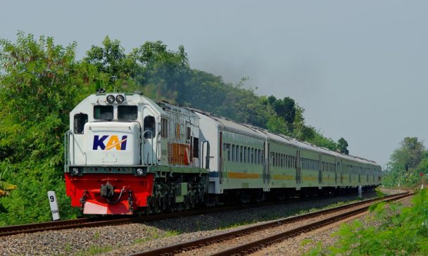Jadwal kereta api Kaligung Semarang Tegal