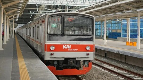 jadwal kereta commuter line jatinegara cikarang