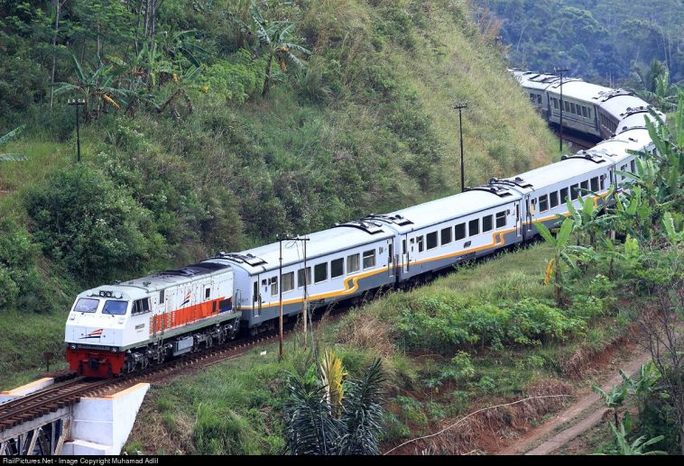 jadwal kereta api surabaya semarang
